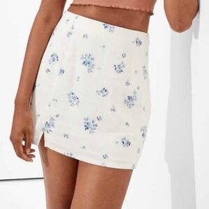 American Eagle Linen Floral Notched Mini Skirt Size Medium White Blue Lined